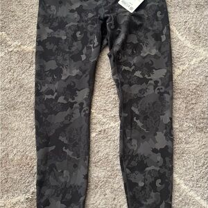lulemon Wunder Train High-Rise Tight 28" Camouflage leggings